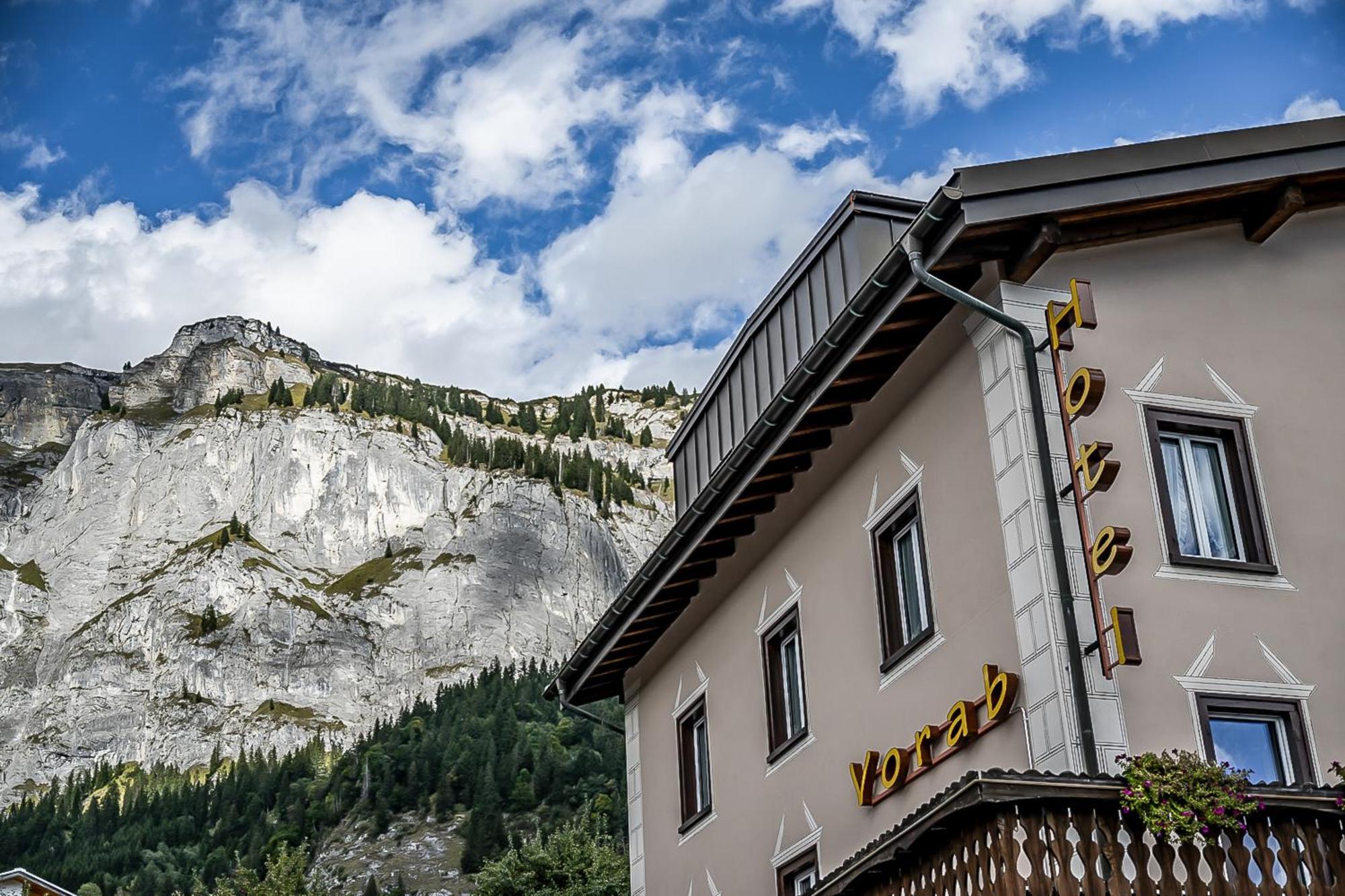 Hotel Vorab - Kulinarische Vielfalt Flims Exterior foto